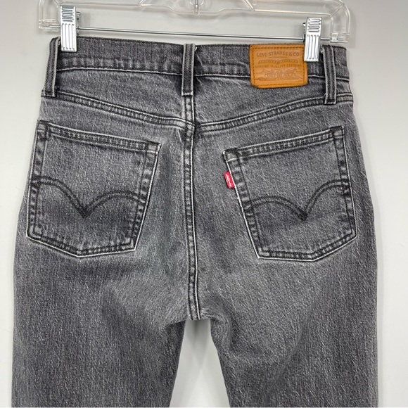 Levi's Premium Wedgie Icon Fit Jeans in Bite My Dust Gray High Waist Ankle 25 - Picture 6 of 16